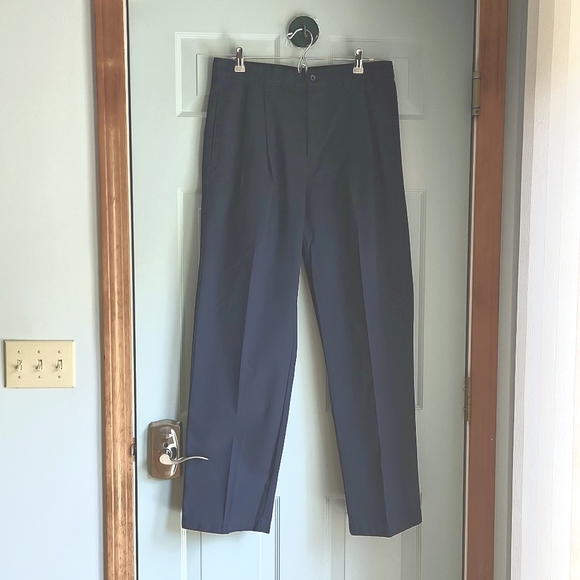 Chaps Mens W2 L32 Navy Pleated Pants 2 Front and Back Pockets Leg Tag lengthOn - Picture 1 of 5
